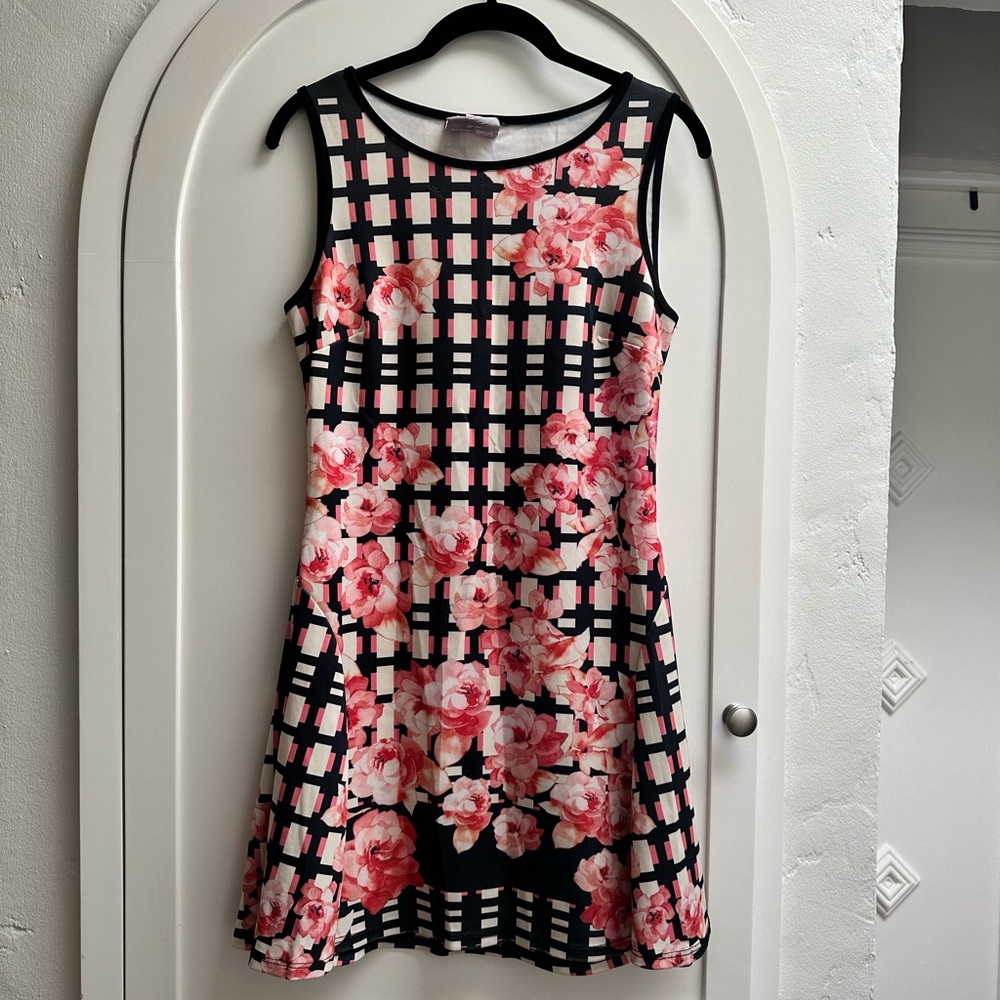 Romeo&Juliet Couture dress roses geometry blogger fashion favorite top must have